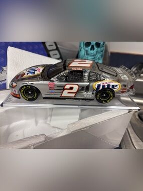 Rusty Wallace #2 Miller Lite/Harley Davidson 2001 Ford Taurus